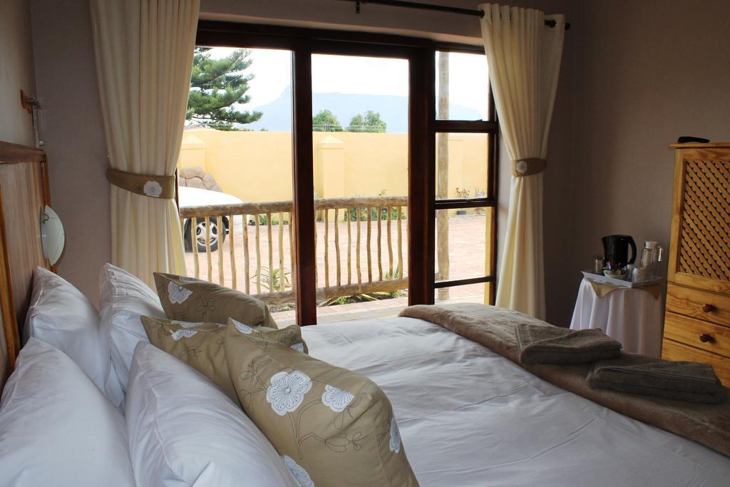 Flintstones Guest house 3*