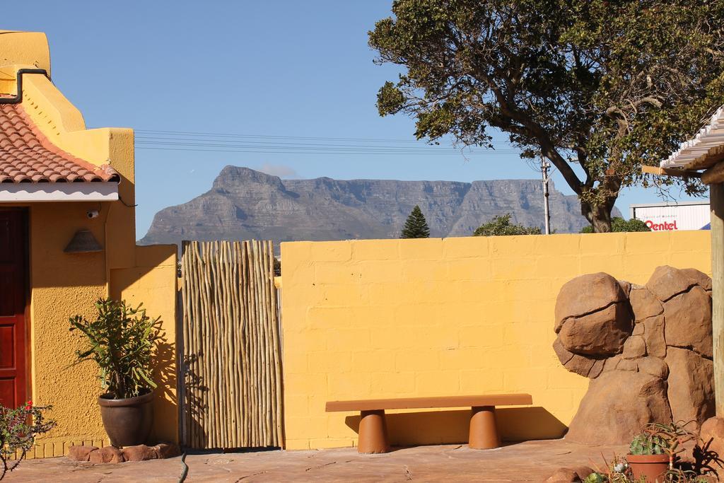 Guest house Flintstones Cape Town