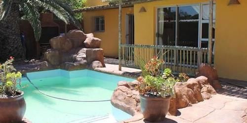 Guest house Flintstones Cape Town